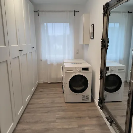 Modern 1br W King Size, Only 5 Min To Rab ラムシュタイン・ミーゼンバッハ