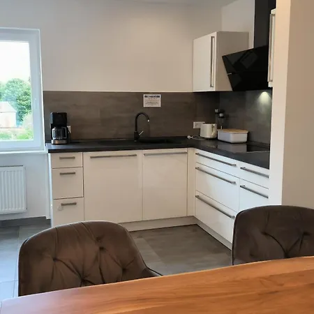 Modern 1br W King Size, Only 5 Min To Rab