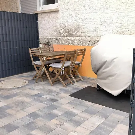 Modern 1br W King Size, Only 5 Min To Rab