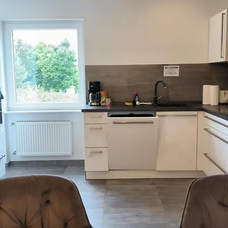 Modern 1br W King Size, Only 5 Min To Rab 公寓