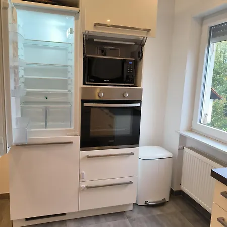 Modern 1br W King Size, Only 5 Min To Rab アパート