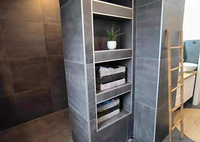 Apartment Modern 1br W King Size, Only 5 Min To Rab Ramstein-Miesenbach