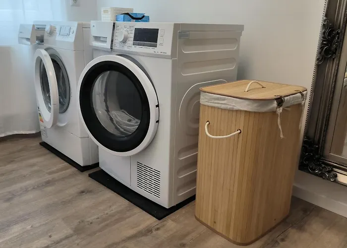 Modern 1br W King Size, Only 5 Min To Rab 公寓 *