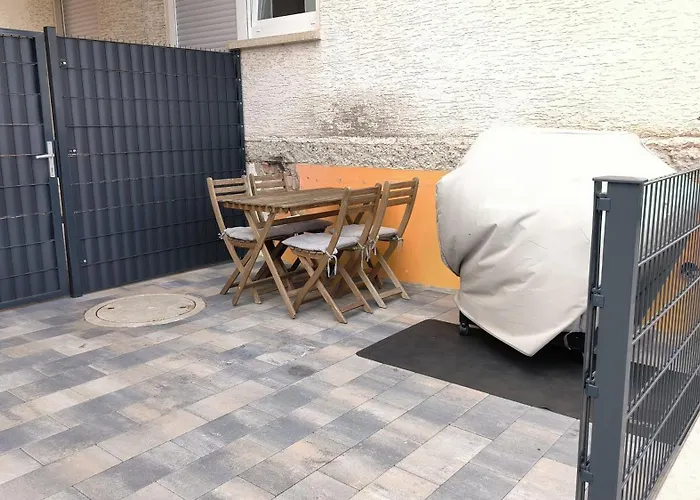 Modern 1br W King Size, Only 5 Min To Rab